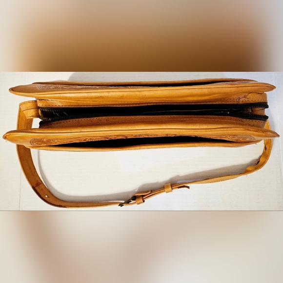 Vintage Avelar's Tooled Leather handbag - Picture 12 of 16